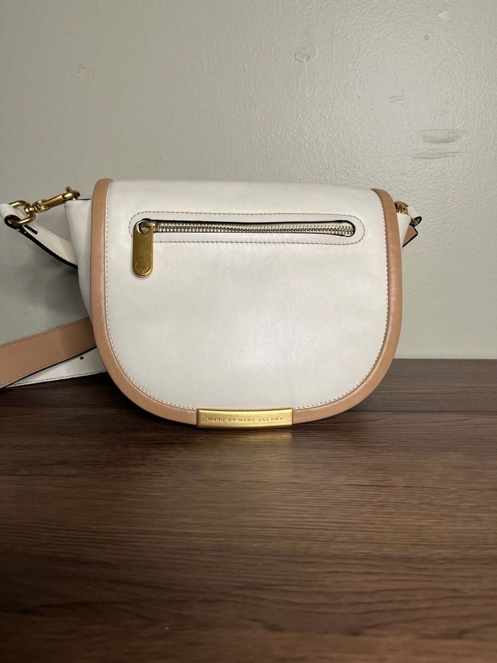 Marc by Marc Jacobs White and Tan Leather Crossbody Bag M0004365